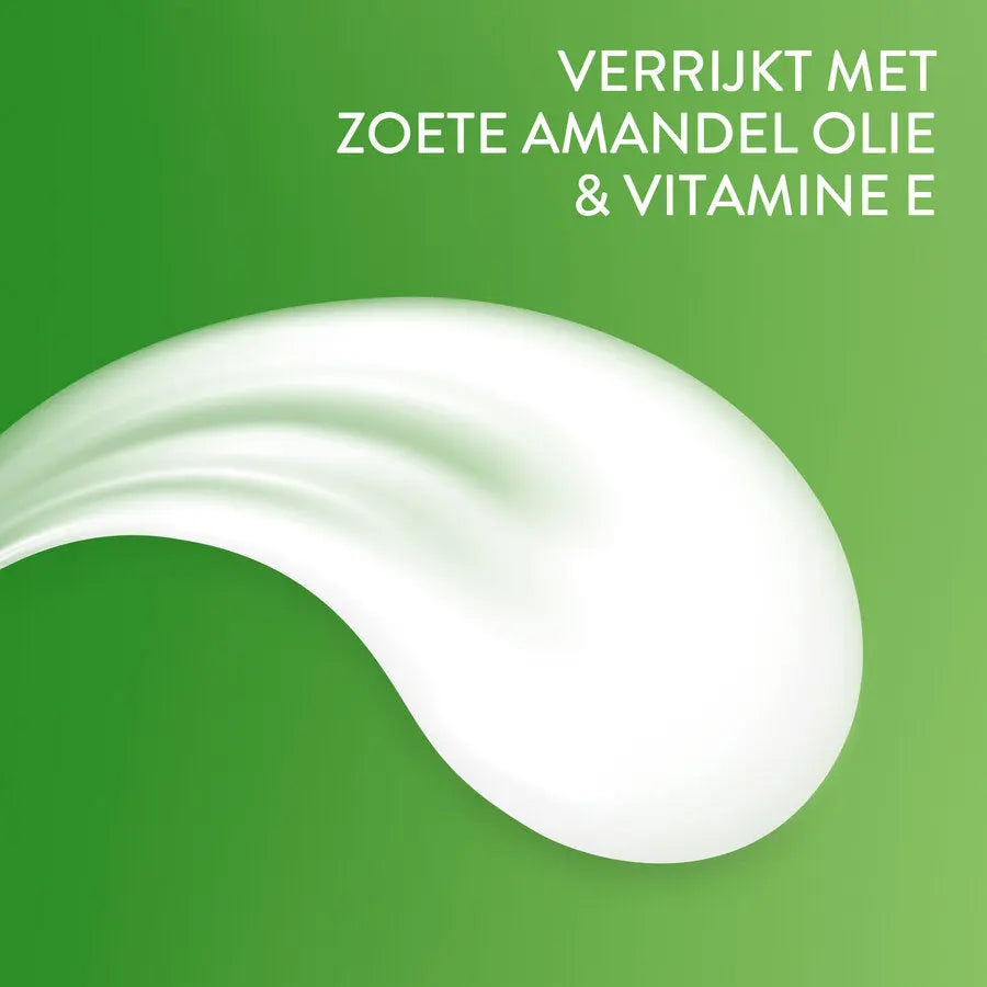 Cetaphil hydraterende creme verrijkt met zoete amandel olie en vitamine e