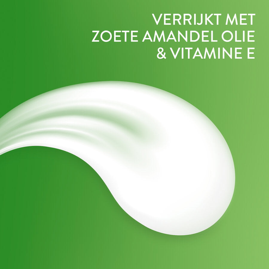 Cetaphil hydraterende creme verrijkt met zoete amandel olie en vitamine e