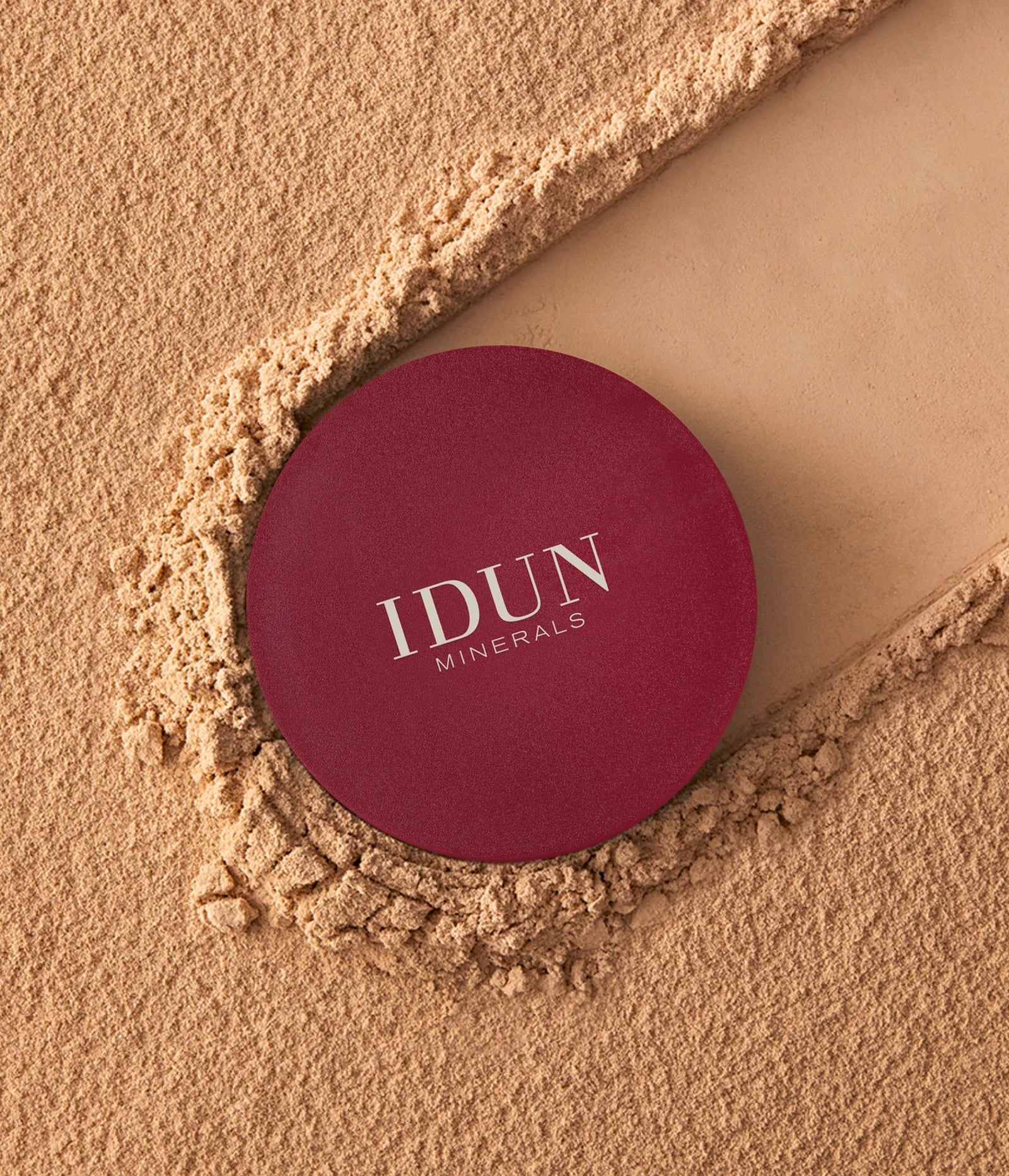 IDUN Minerals Mineral Powder Foundation Embla Warm Medium Dark (7 G) IDUN Minerals