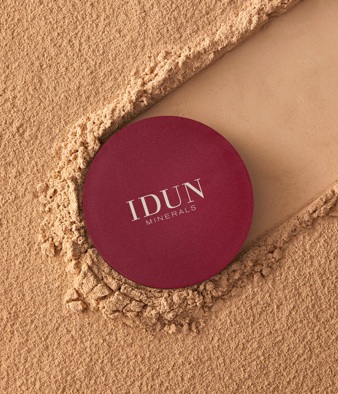 IDUN Minerals Mineral Powder Foundation Embla Warm Medium Dark (7 G) IDUN Minerals
