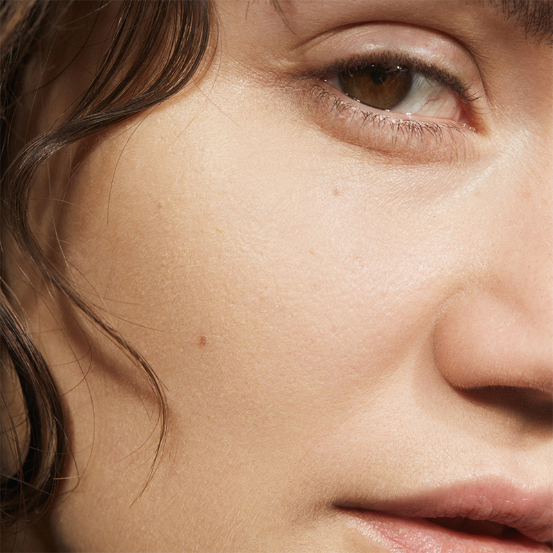 MADARA Air Equal Soft Silk Mineral Powder #1 Fair (9 G) MADARA