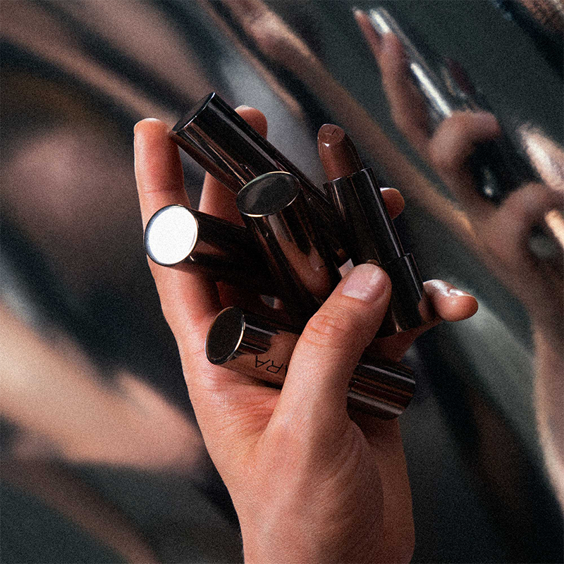 MADARA Dazzle Nights Satin Shine Lipstick #503 Charisma (3.8 G) MADARA