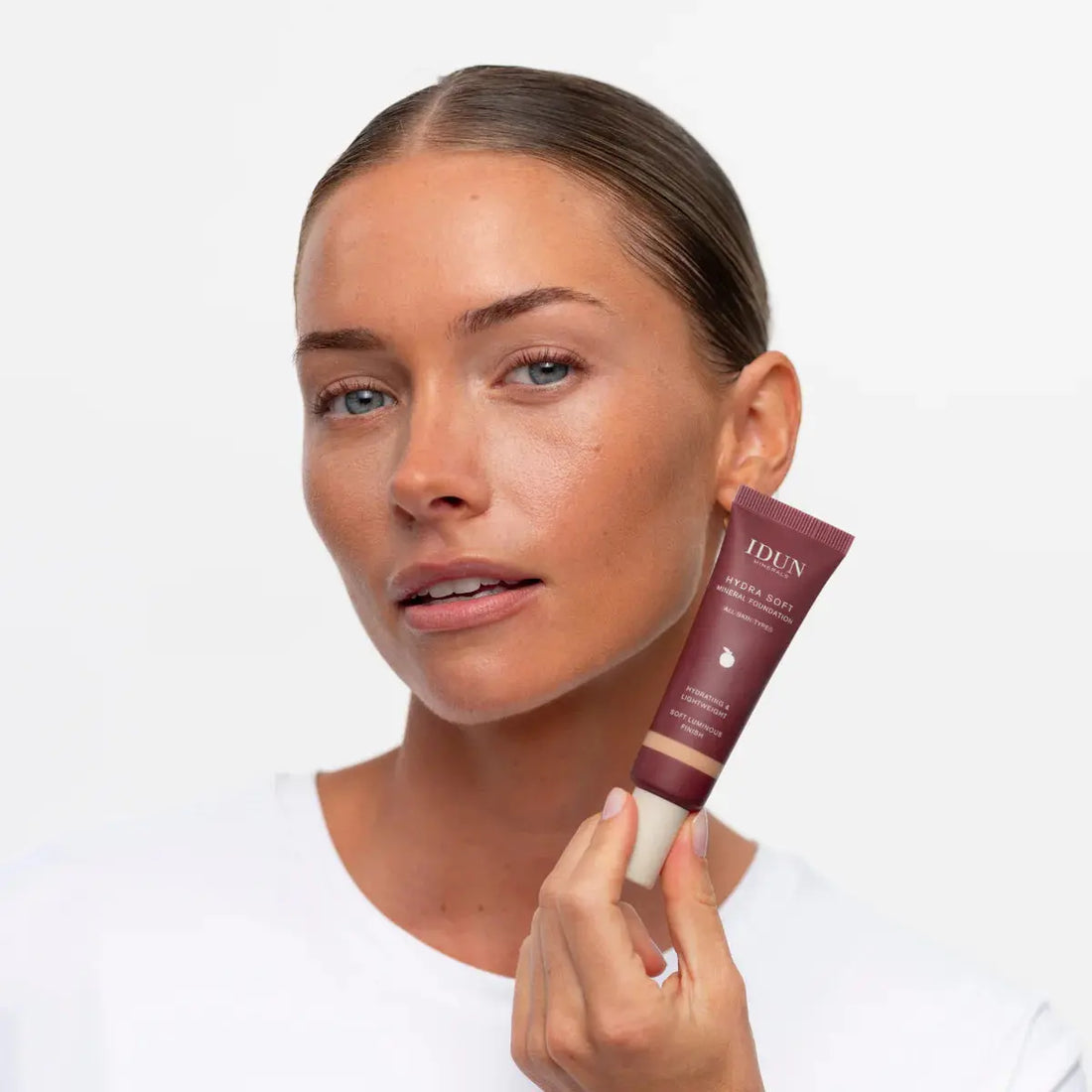 IDUN Minerals Hydrasoft Mineral Foundation Svea (30 ML) IDUN Minerals