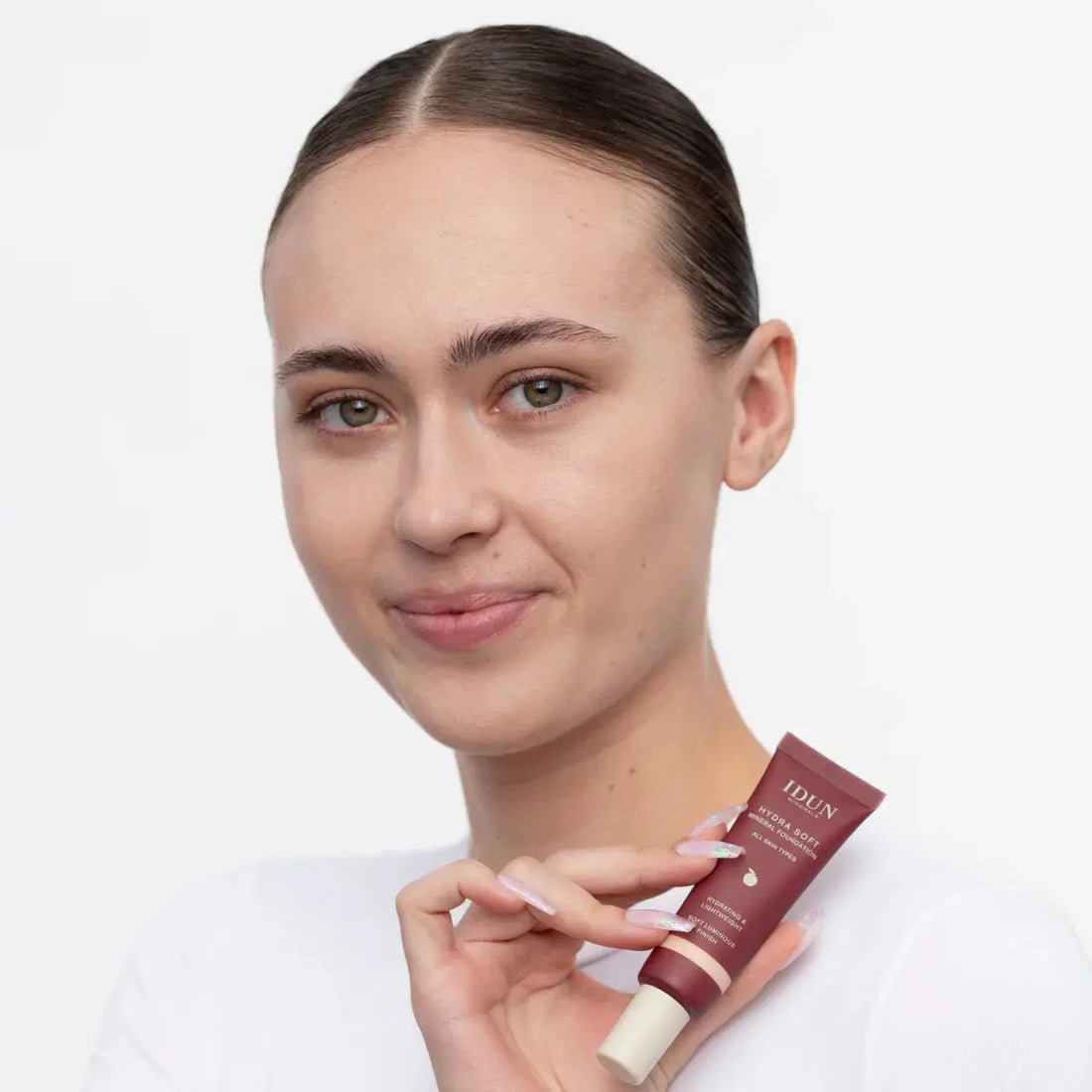 IDUN Minerals Hydrasoft Mineral Foundation Saga (30 ML) IDUN Minerals