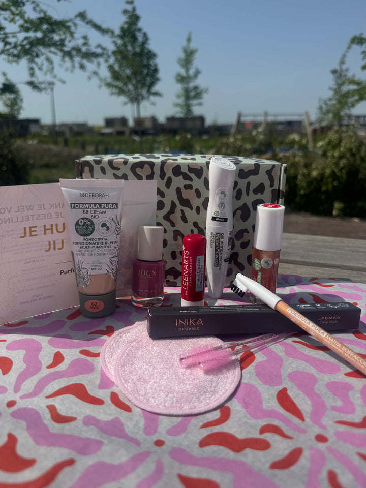 The PV Box - Limited Edition Make-up Try-out Box