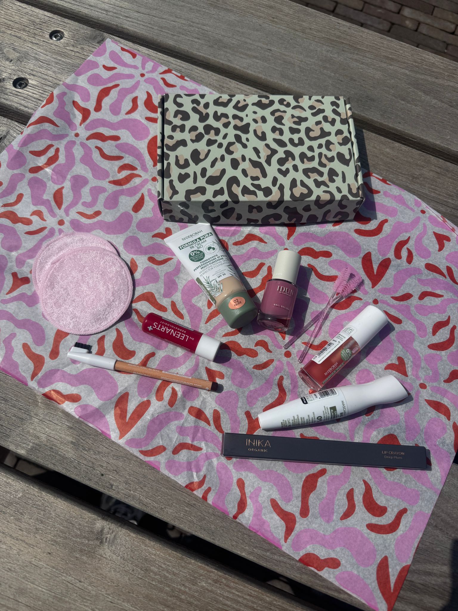 The PV Box - Limited Edition Make-up Try-out Box