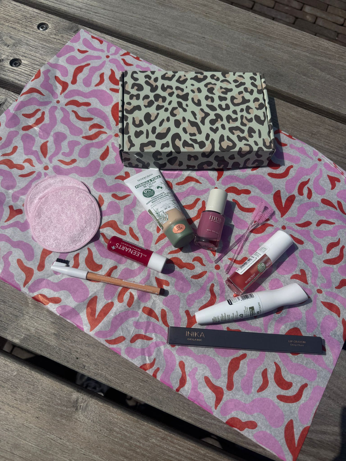 The PV Box - Limited Edition Make-up Try-out Box