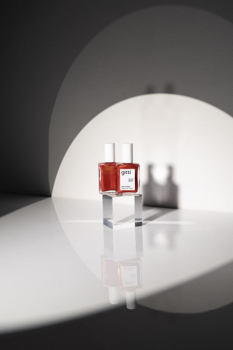 GITTI Nagellak no. 301 Rise Above Red GITTI